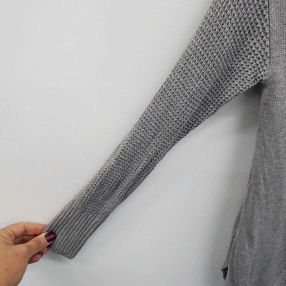 Womens Gray‎ Waffle Knit Cross Body Button Turtleneck Sweater Size S Long Sleeve